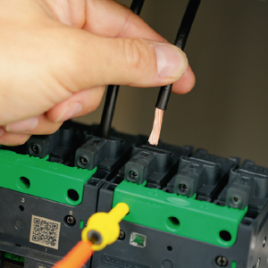 Schneider Electric - Secure, long-lasting power connection for your electrical installation